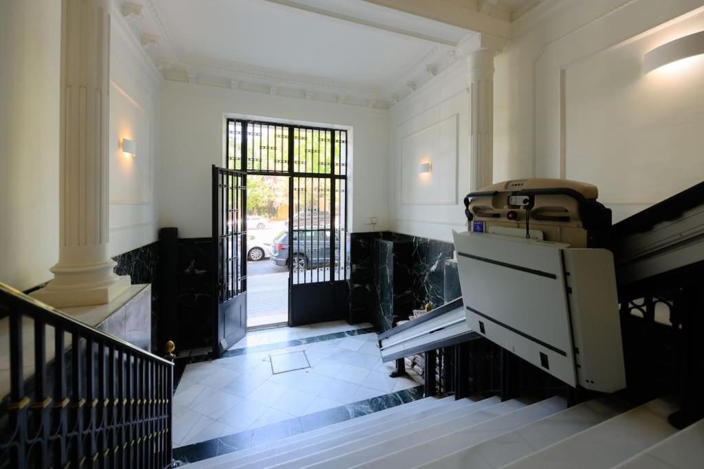 Encantador Apartamento Temporal Centrico Con Patio Privado Mpe51 Lägenhet Madrid Exteriör bild